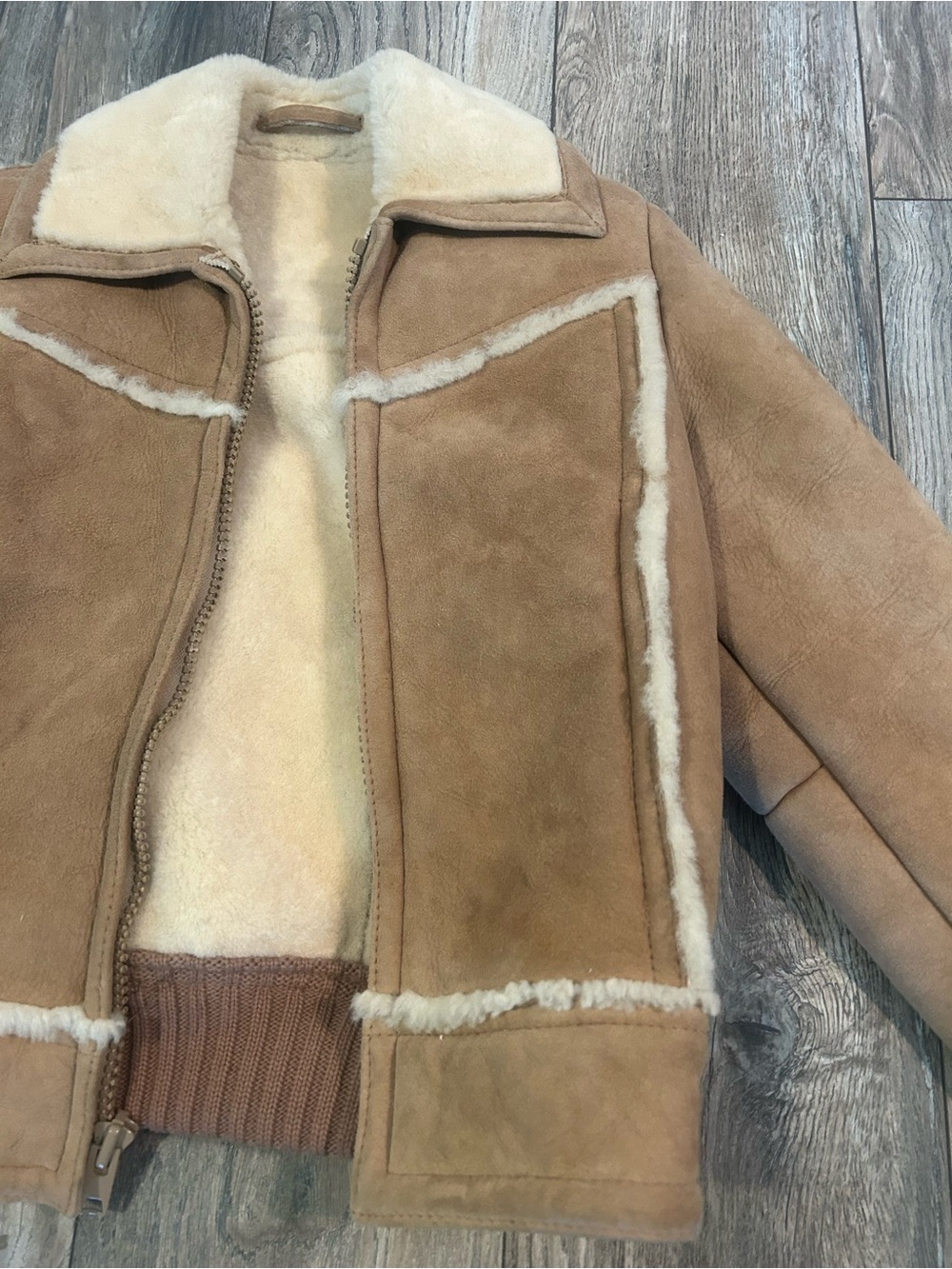 Vintage Levi’s 1984 Olympic Sheepskin Jacket Women’s Size 4 Very Nice - Picture 3 of 16